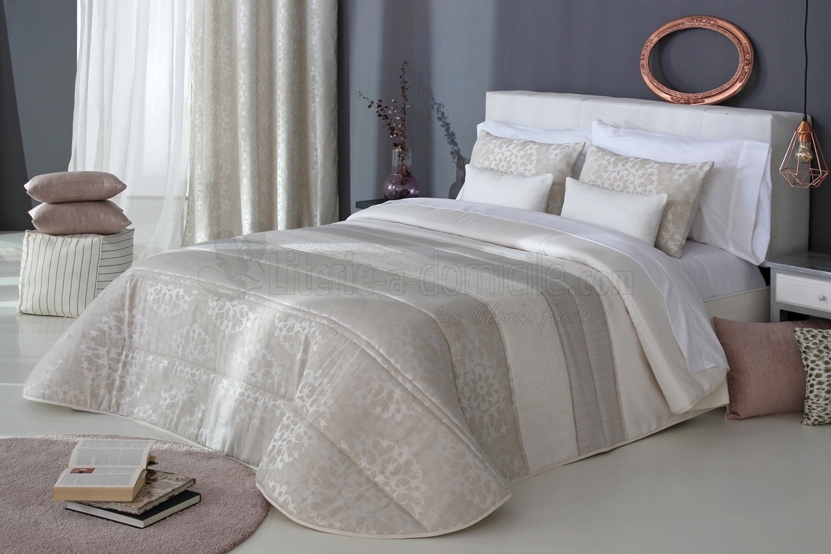 Dessus de lit matelassé PYRCE beige 120g - REIG MARTI
